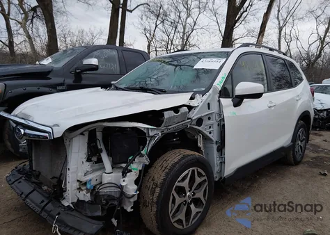 2020 Subaru Forester Premium z USA, uszkodzony, nr VIN JF2SKAJC7LH425143